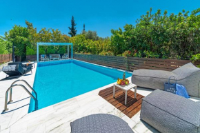 SUN VILLA GLYFADA
